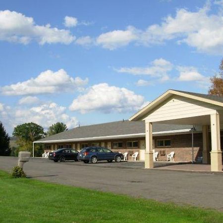 Red Carpet Inn On The Lake - Oneonta Luaran gambar