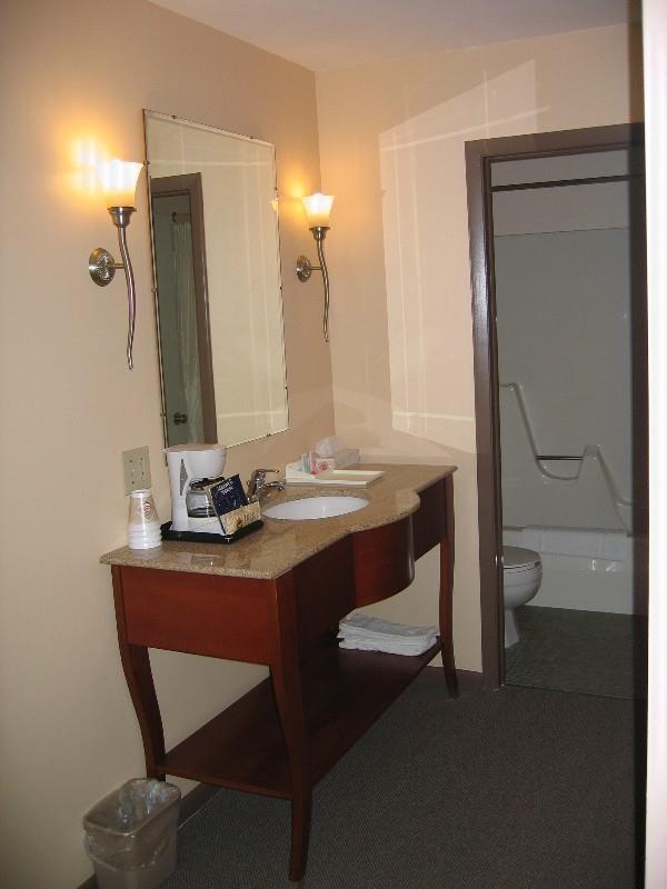 Red Carpet Inn On The Lake - Oneonta Bilik gambar