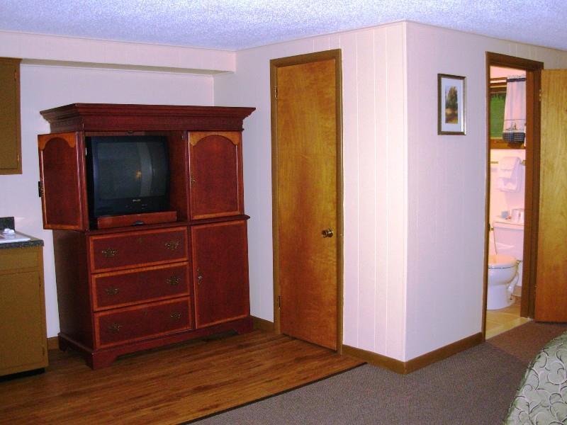 Red Carpet Inn On The Lake - Oneonta Bilik gambar