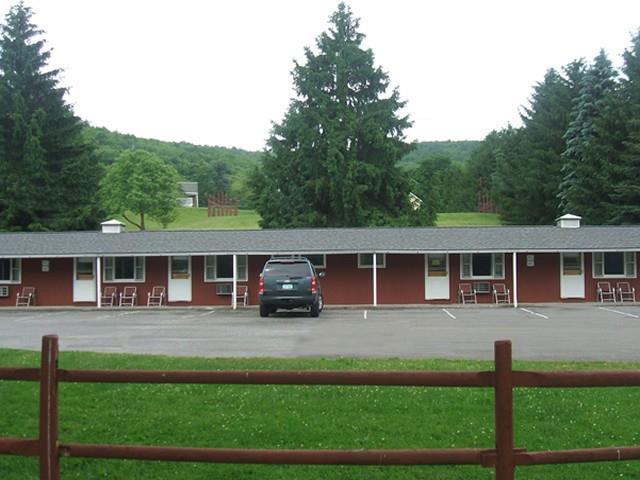 Red Carpet Inn On The Lake - Oneonta Luaran gambar
