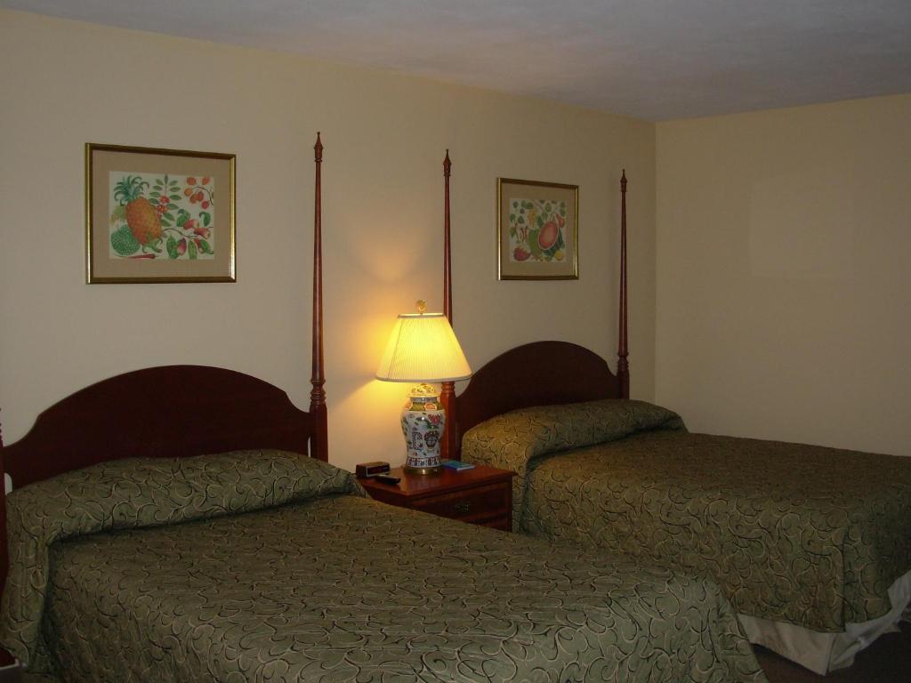 Red Carpet Inn On The Lake - Oneonta Bilik gambar