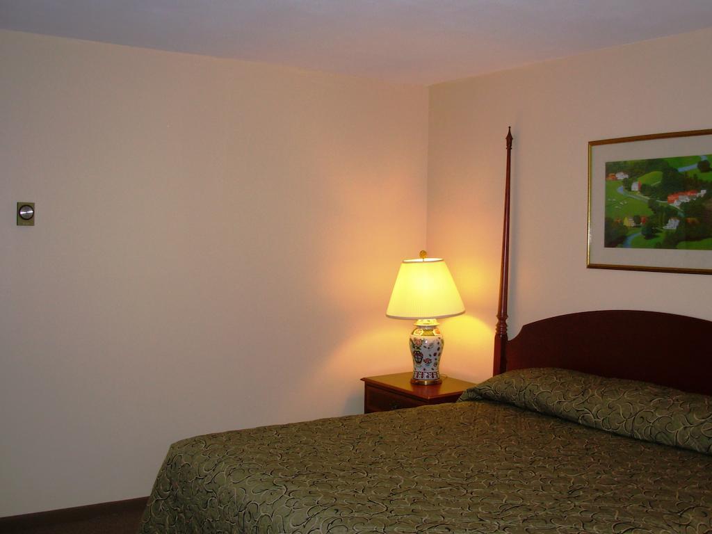 Red Carpet Inn On The Lake - Oneonta Luaran gambar